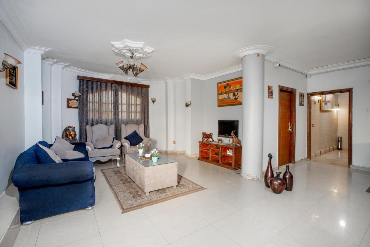 Pyramids Inn Hotel Kafrat al Jabal Bagian luar foto