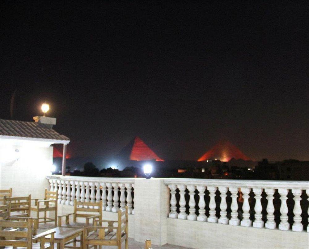 Pyramids Inn Hotel Kafrat al Jabal Bagian luar foto